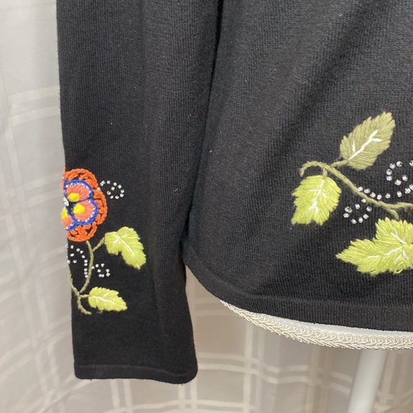 Intuitions Black Embroidered Beaded Floral Flower Button Up Cardigan Size Large - Picture 3 of 7